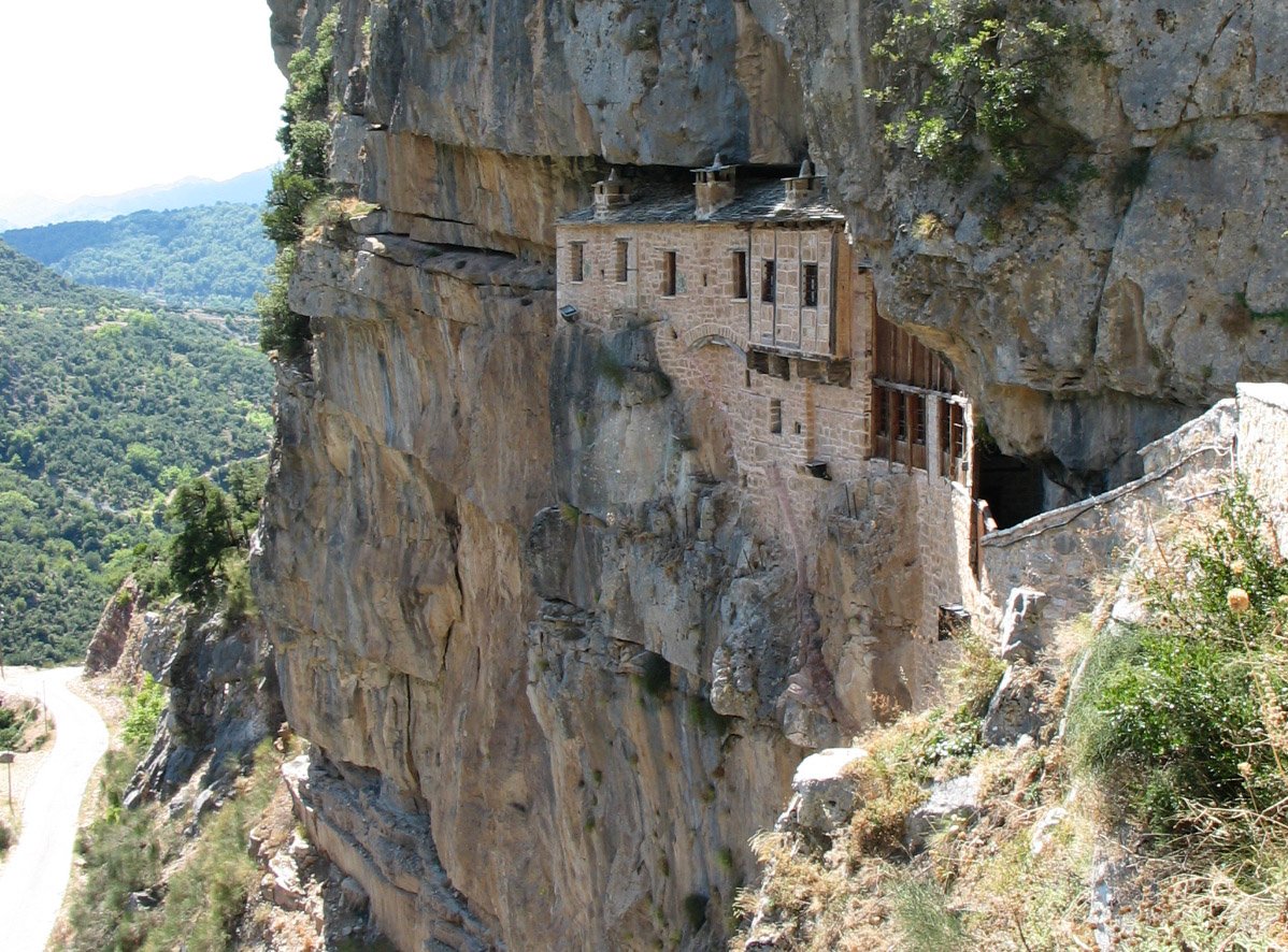 https://mdw-travel-data-us-east-1.s3.amazonaws.com/img/country/Greece/Kipina-Monastery/img_03.jpg