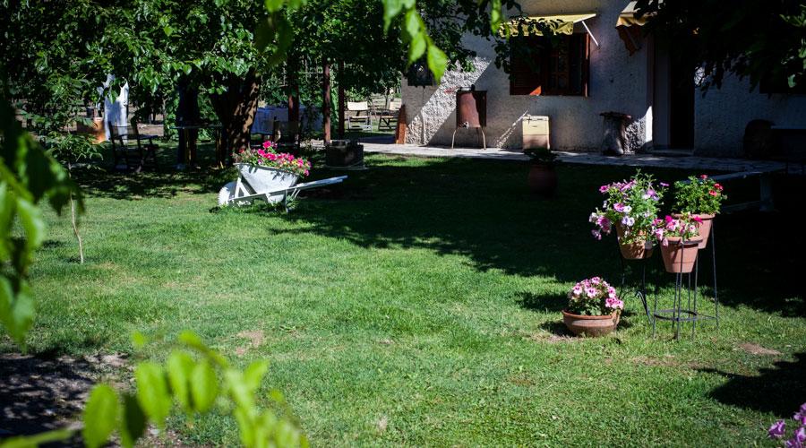 https://mdw-travel-data-us-east-1.s3.amazonaws.com/img/country/Greece/Klios-Honey-Farm/img_02.jpg