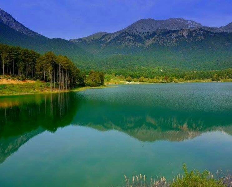 https://mdw-travel-data-us-east-1.s3.amazonaws.com/img/country/Greece/Lake-Doxa/img_03.jpg