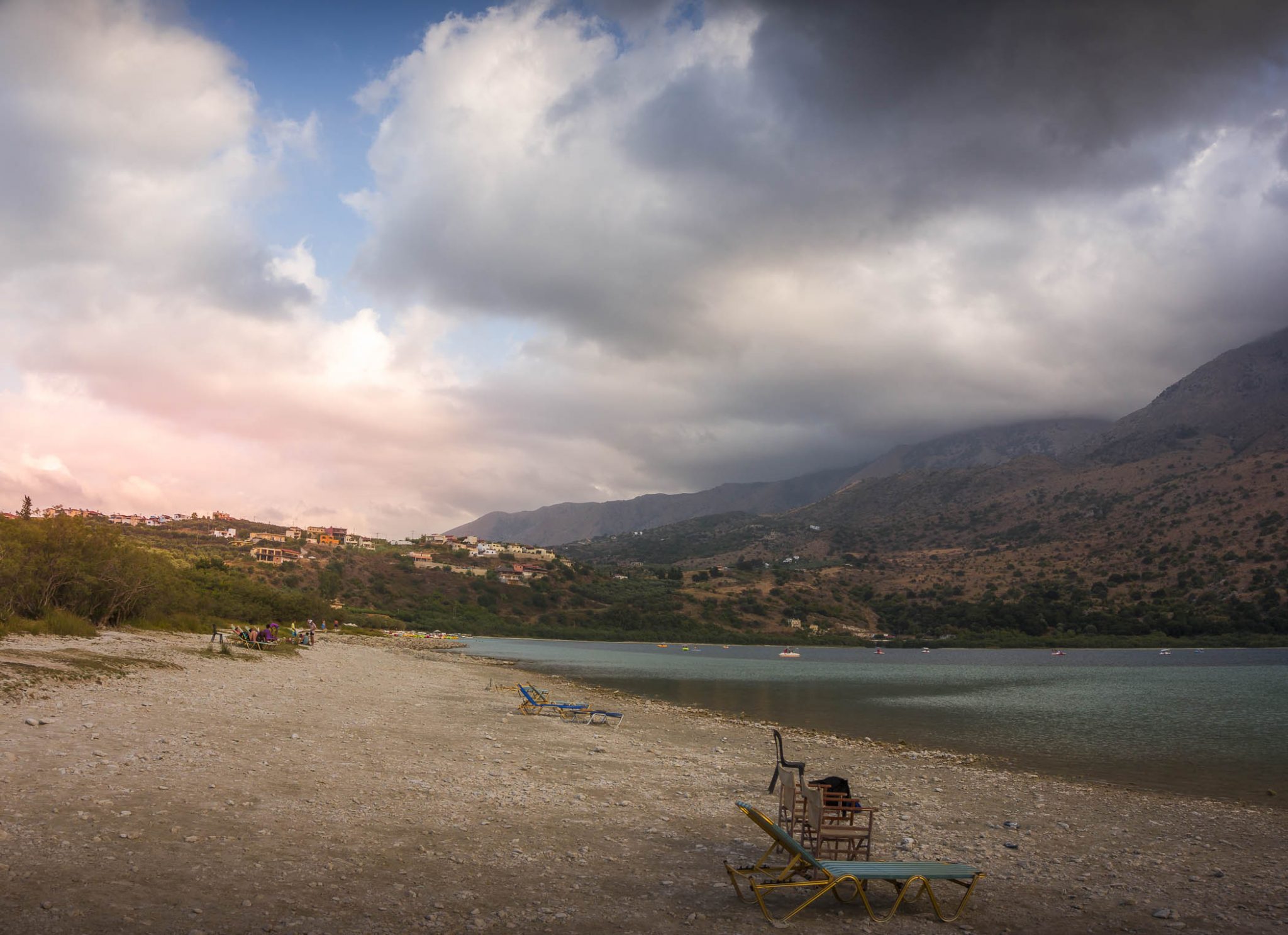 https://mdw-travel-data-us-east-1.s3.amazonaws.com/img/country/Greece/Lake-Kournas/img_03.jpg