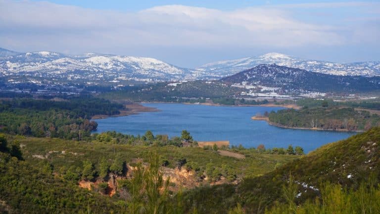 https://mdw-travel-data-us-east-1.s3.amazonaws.com/img/country/Greece/Lake-Marathon/img_03.jpg