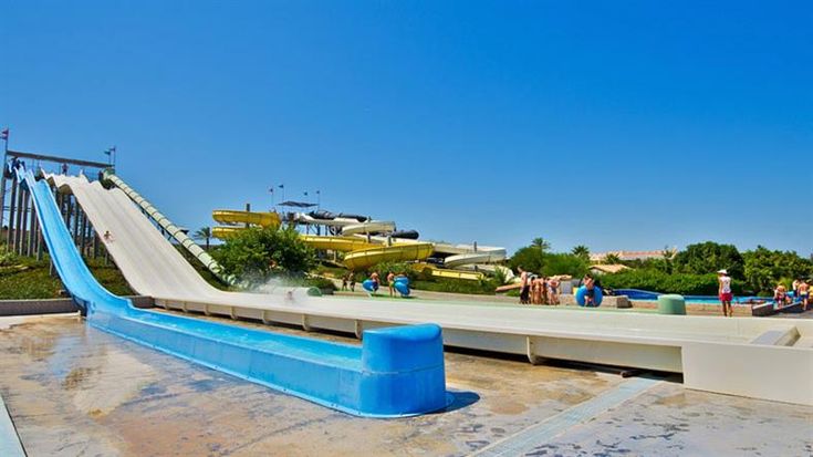 https://mdw-travel-data-us-east-1.s3.amazonaws.com/img/country/Greece/Lido-Waterpark/img_03.jpg