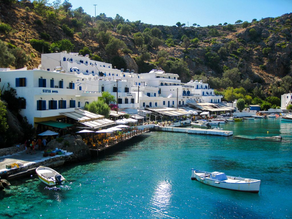 https://mdw-travel-data-us-east-1.s3.amazonaws.com/img/country/Greece/Loutro-Village/img_03.jpg