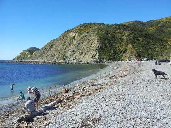 https://mdw-travel-data-us-east-1.s3.amazonaws.com/img/country/Greece/Makara-Beach/img_02.jpg