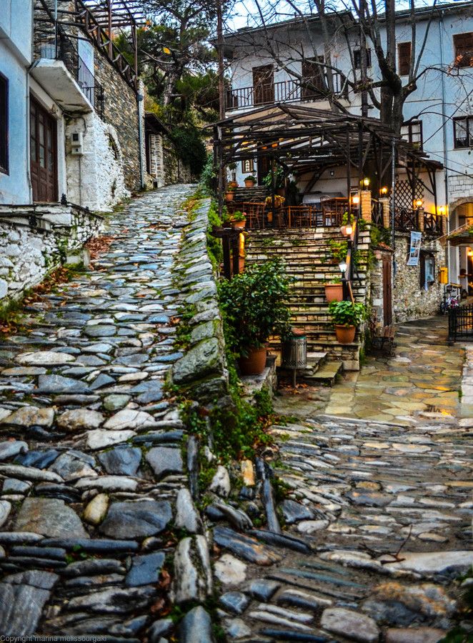 https://mdw-travel-data-us-east-1.s3.amazonaws.com/img/country/Greece/Makrinitsa-Village/img_03.jpg