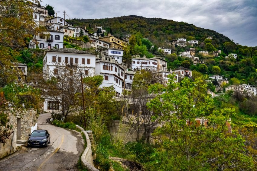 https://mdw-travel-data-us-east-1.s3.amazonaws.com/img/country/Greece/Makrinitsa/img_02.jpg