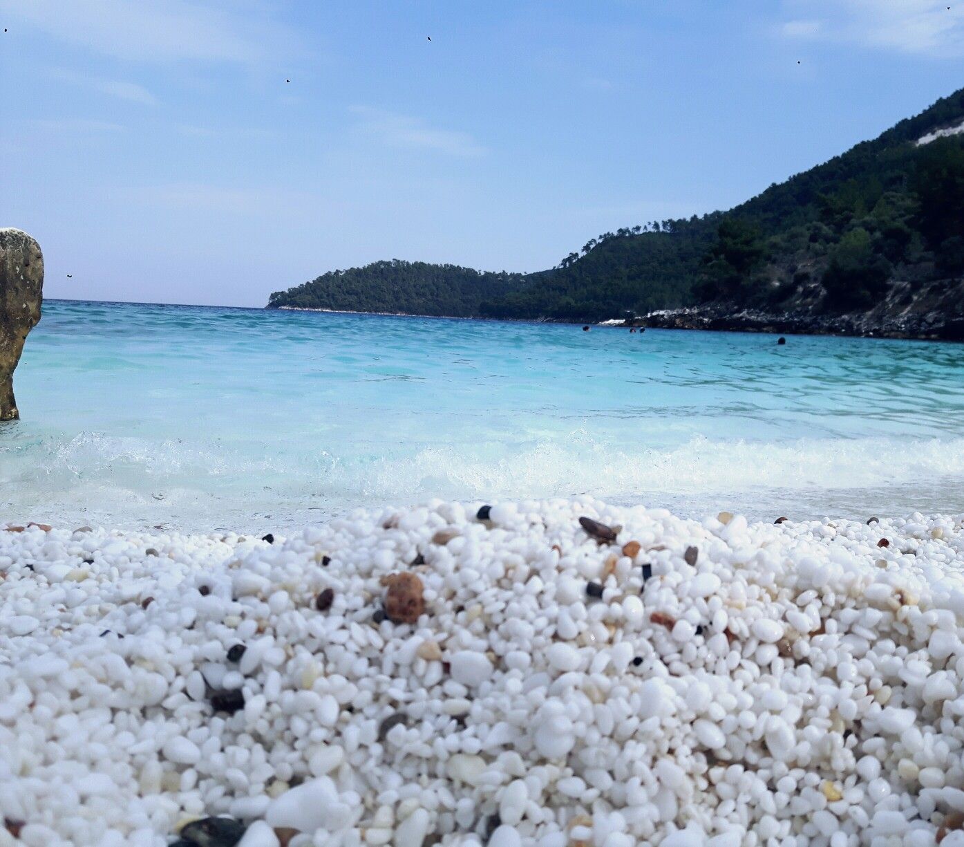 https://mdw-travel-data-us-east-1.s3.amazonaws.com/img/country/Greece/Marble-Beach/img_01.jpg