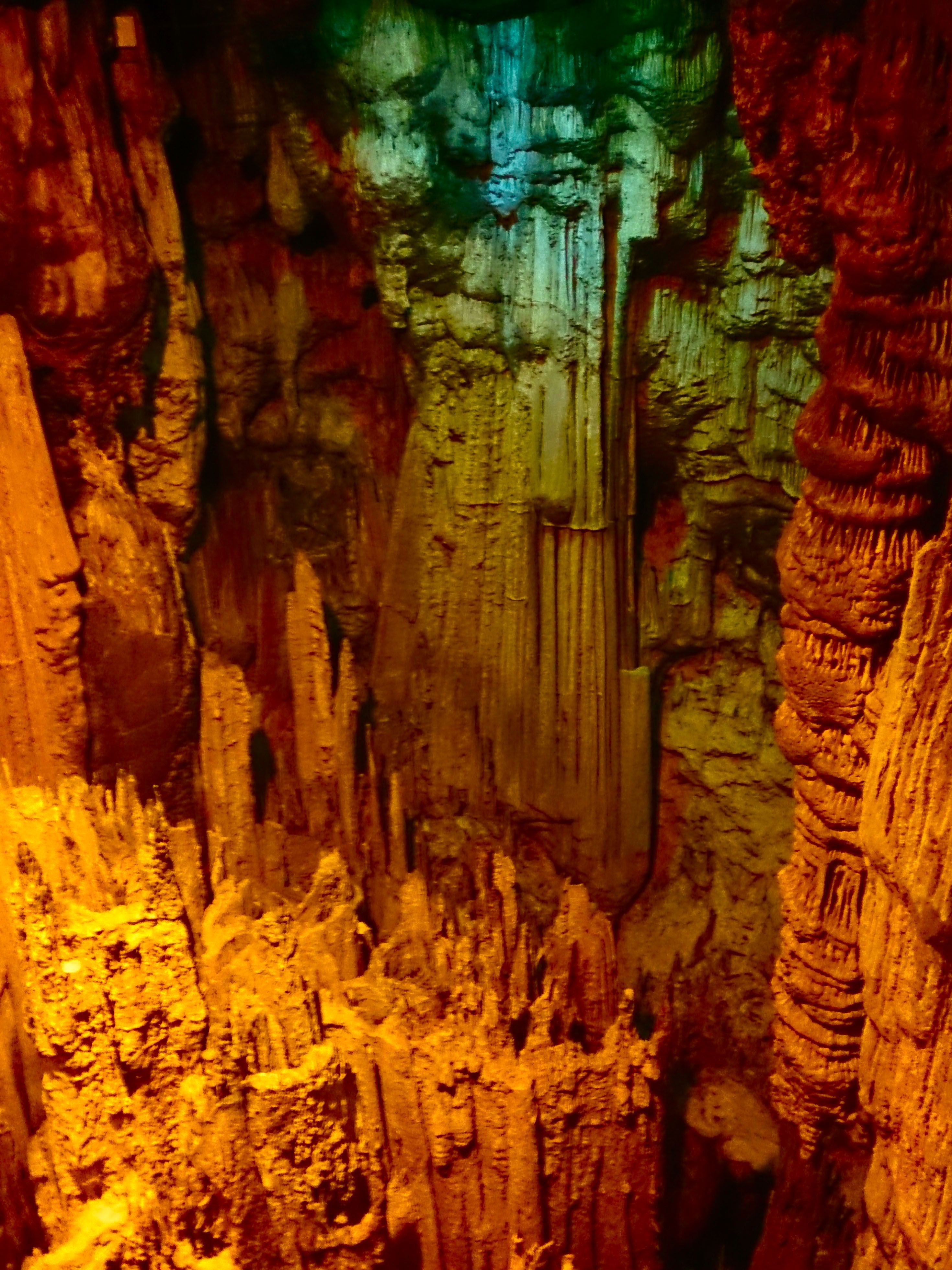 https://mdw-travel-data-us-east-1.s3.amazonaws.com/img/country/Greece/Melidoni-Cave/img_01.jpg