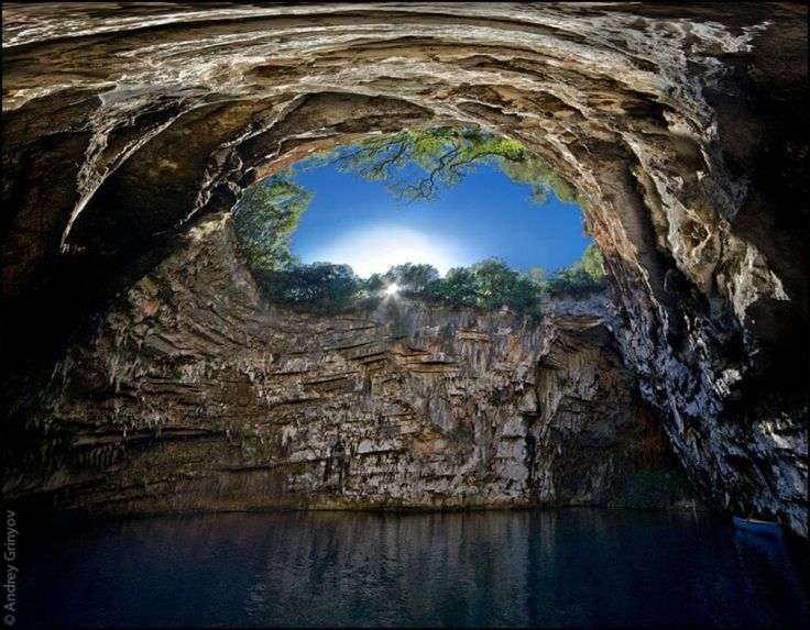 https://mdw-travel-data-us-east-1.s3.amazonaws.com/img/country/Greece/Melissani-Cave/img_03.jpg