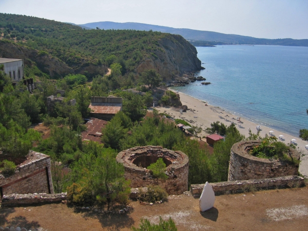 https://mdw-travel-data-us-east-1.s3.amazonaws.com/img/country/Greece/Metalia-Beach/img_02.jpg
