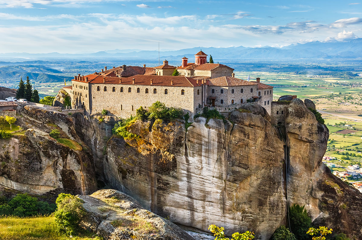 https://mdw-travel-data-us-east-1.s3.amazonaws.com/img/country/Greece/Meteora-Monasteries/img_02.jpg