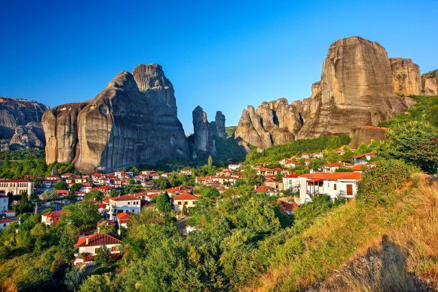 https://mdw-travel-data-us-east-1.s3.amazonaws.com/img/country/Greece/Meteora/img_03.jpg