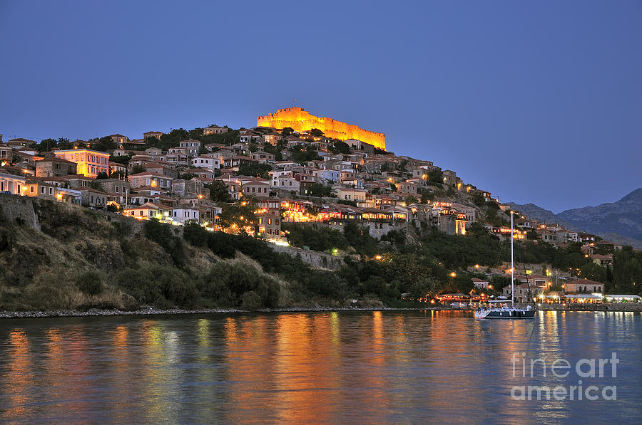 https://mdw-travel-data-us-east-1.s3.amazonaws.com/img/country/Greece/Mithymna--Molyvos--Village/img_02.jpg