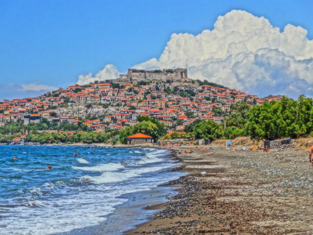 https://mdw-travel-data-us-east-1.s3.amazonaws.com/img/country/Greece/Mithymna-Molyvos-Village/img_01.jpg