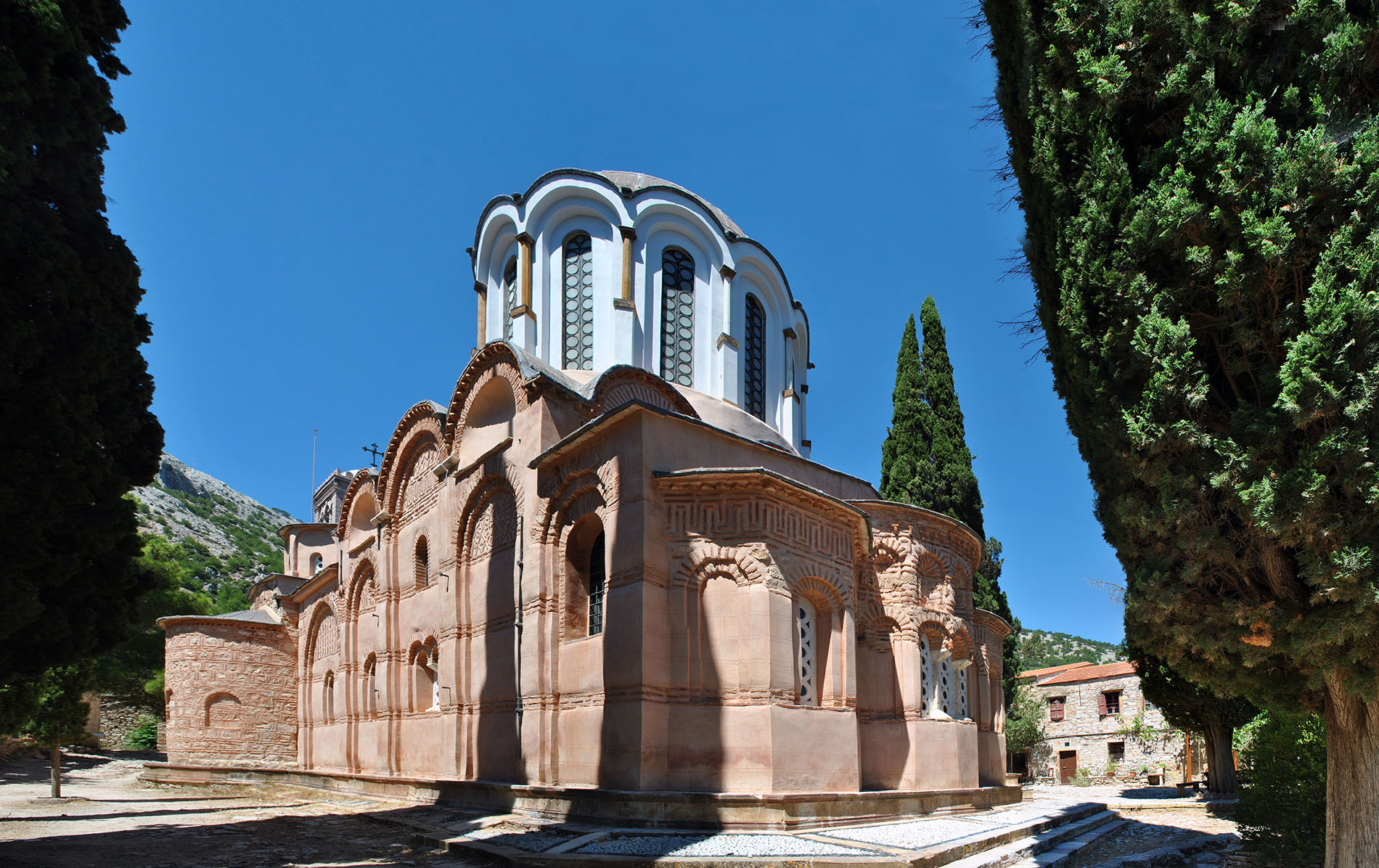 https://mdw-travel-data-us-east-1.s3.amazonaws.com/img/country/Greece/Monastery-of-Nea-Moni/img_01.jpg