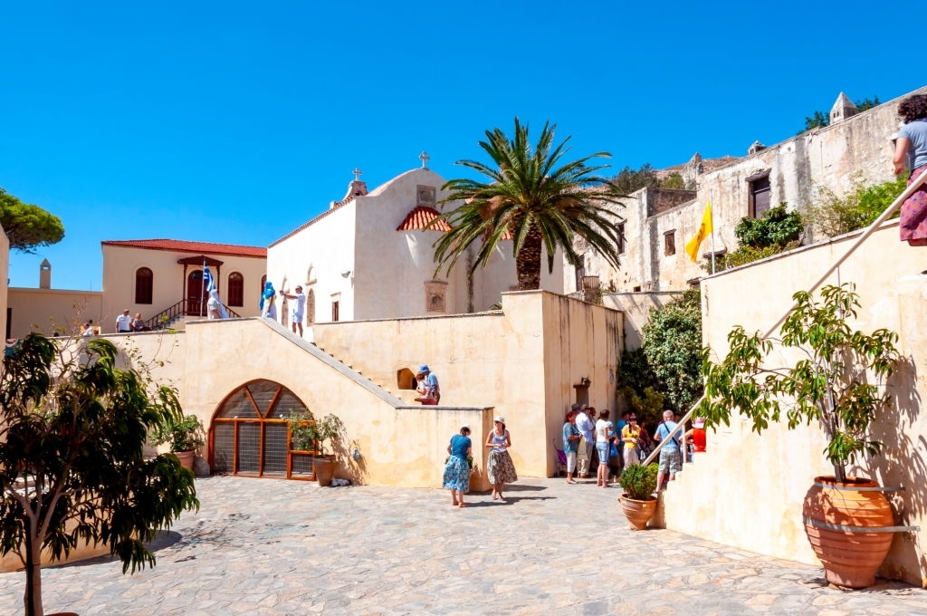 https://mdw-travel-data-us-east-1.s3.amazonaws.com/img/country/Greece/Monastery-of-Preveli/img_01.jpg