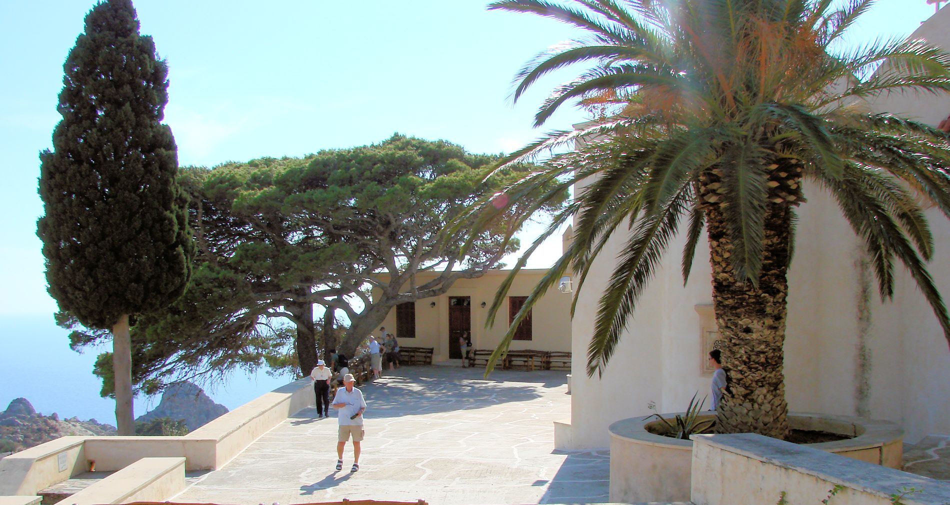 https://mdw-travel-data-us-east-1.s3.amazonaws.com/img/country/Greece/Monastery-of-Preveli/img_03.jpg
