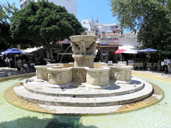 https://mdw-travel-data-us-east-1.s3.amazonaws.com/img/country/Greece/Morosini-Fountain-Lions-Fountain/img_02.jpg