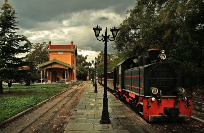 https://mdw-travel-data-us-east-1.s3.amazonaws.com/img/country/Greece/Mt-Pelion-Steam-Train/img_03.jpg