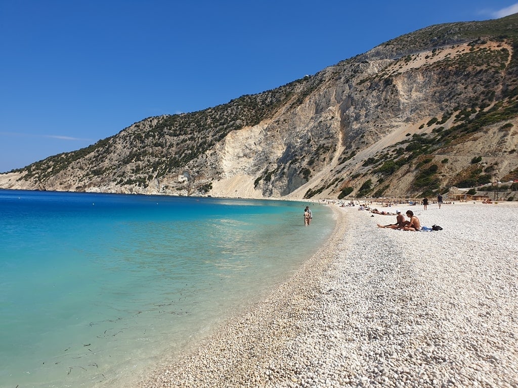 https://mdw-travel-data-us-east-1.s3.amazonaws.com/img/country/Greece/Myrtos-Beach/img_01.jpg