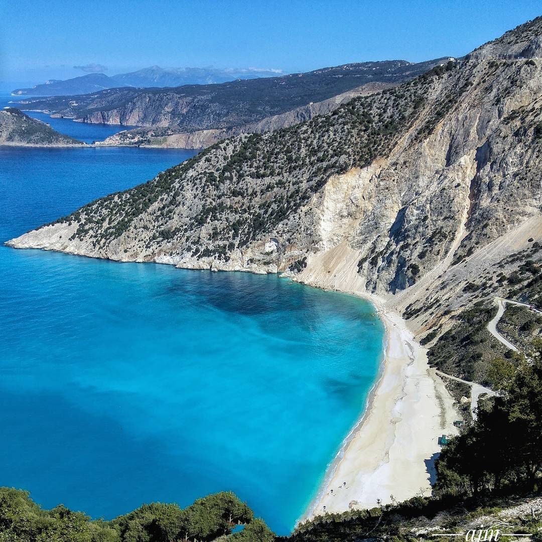 https://mdw-travel-data-us-east-1.s3.amazonaws.com/img/country/Greece/Myrtos-Beach/img_03.jpg