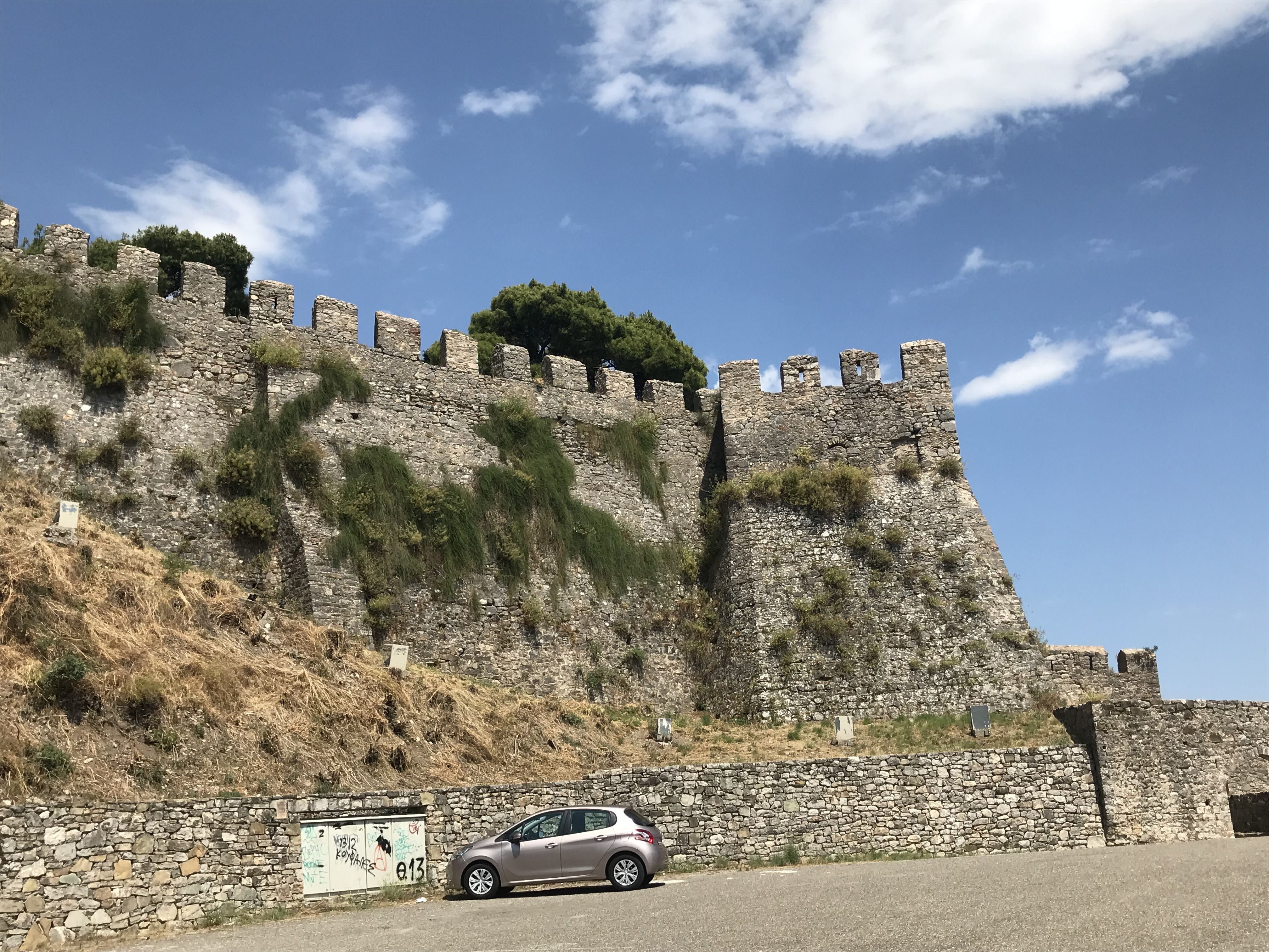 https://mdw-travel-data-us-east-1.s3.amazonaws.com/img/country/Greece/Nafpaktos-Castle/img_03.jpg