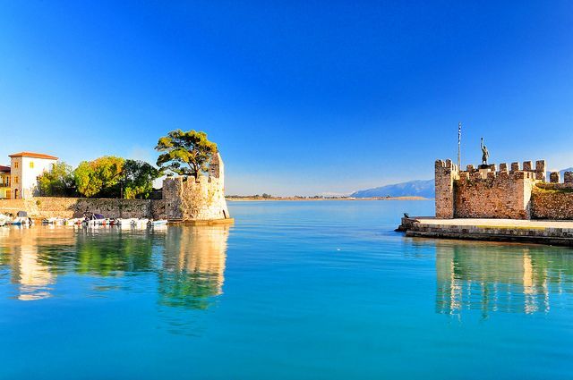 https://mdw-travel-data-us-east-1.s3.amazonaws.com/img/country/Greece/Nafpaktos-Old-Port/img_01.jpg