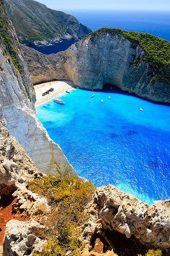 https://mdw-travel-data-us-east-1.s3.amazonaws.com/img/country/Greece/Navagio-Beach/img_03.jpg