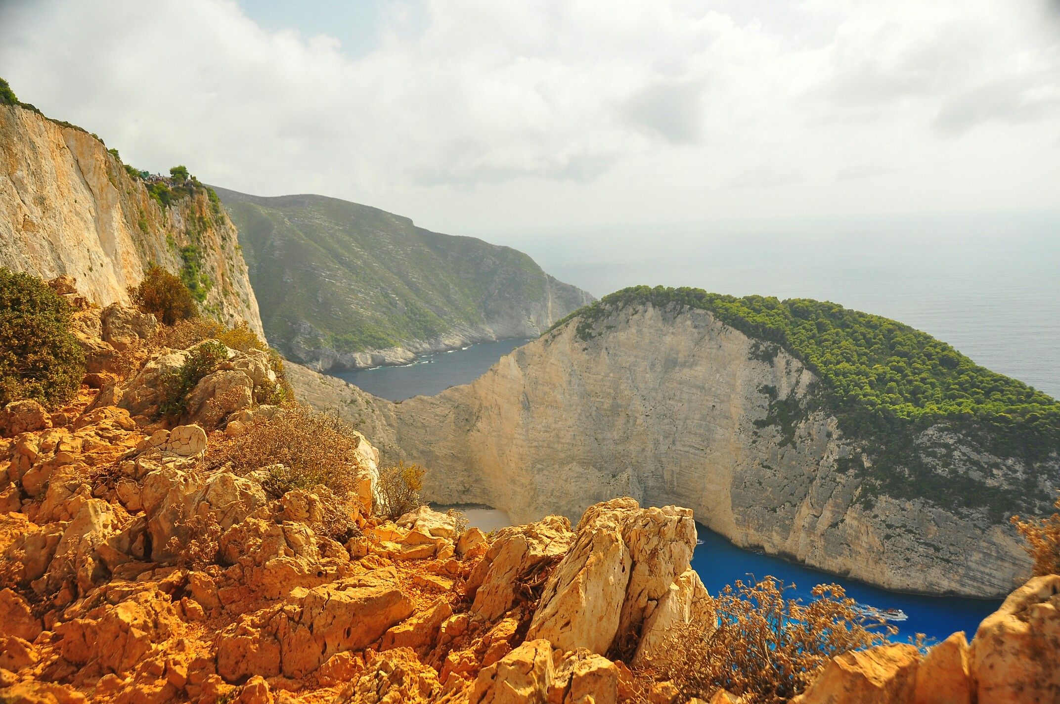 https://mdw-travel-data-us-east-1.s3.amazonaws.com/img/country/Greece/Navagio-Beach/img_04.jpg