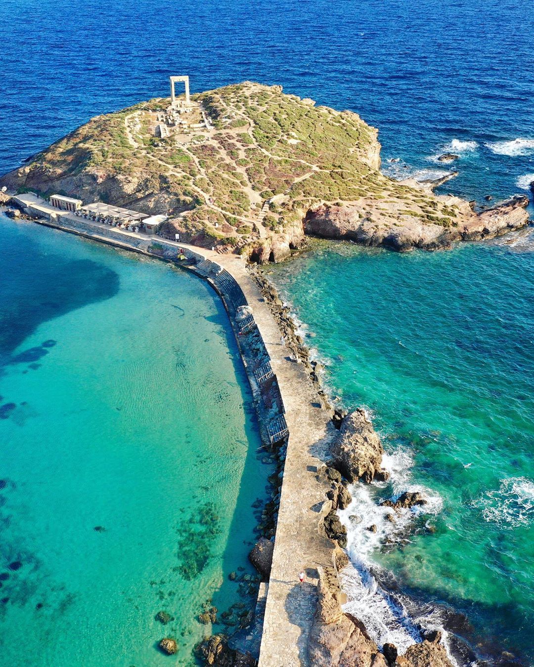 https://mdw-travel-data-us-east-1.s3.amazonaws.com/img/country/Greece/Naxos-Portara/img_03.jpg