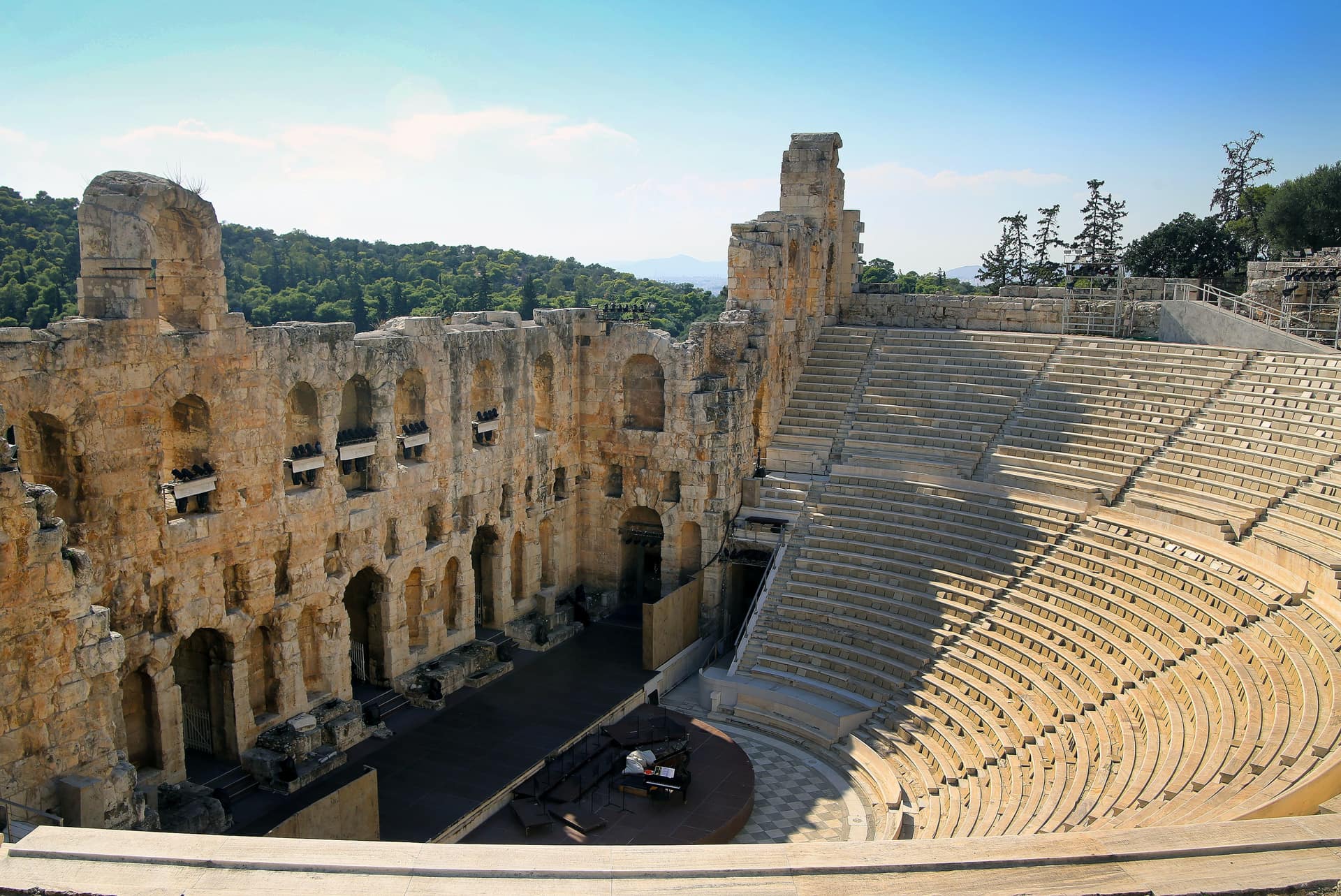 https://mdw-travel-data-us-east-1.s3.amazonaws.com/img/country/Greece/Odeon-of-Herodes-Atticus/img_01.jpg