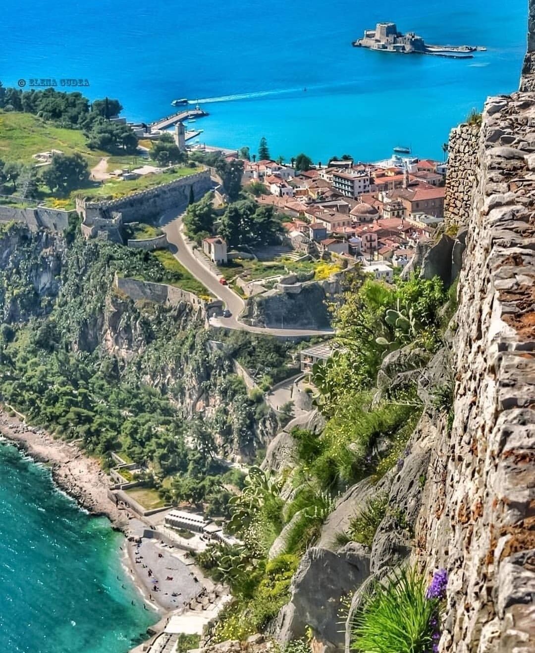 https://mdw-travel-data-us-east-1.s3.amazonaws.com/img/country/Greece/Palamidi-Castle/img_01.jpg