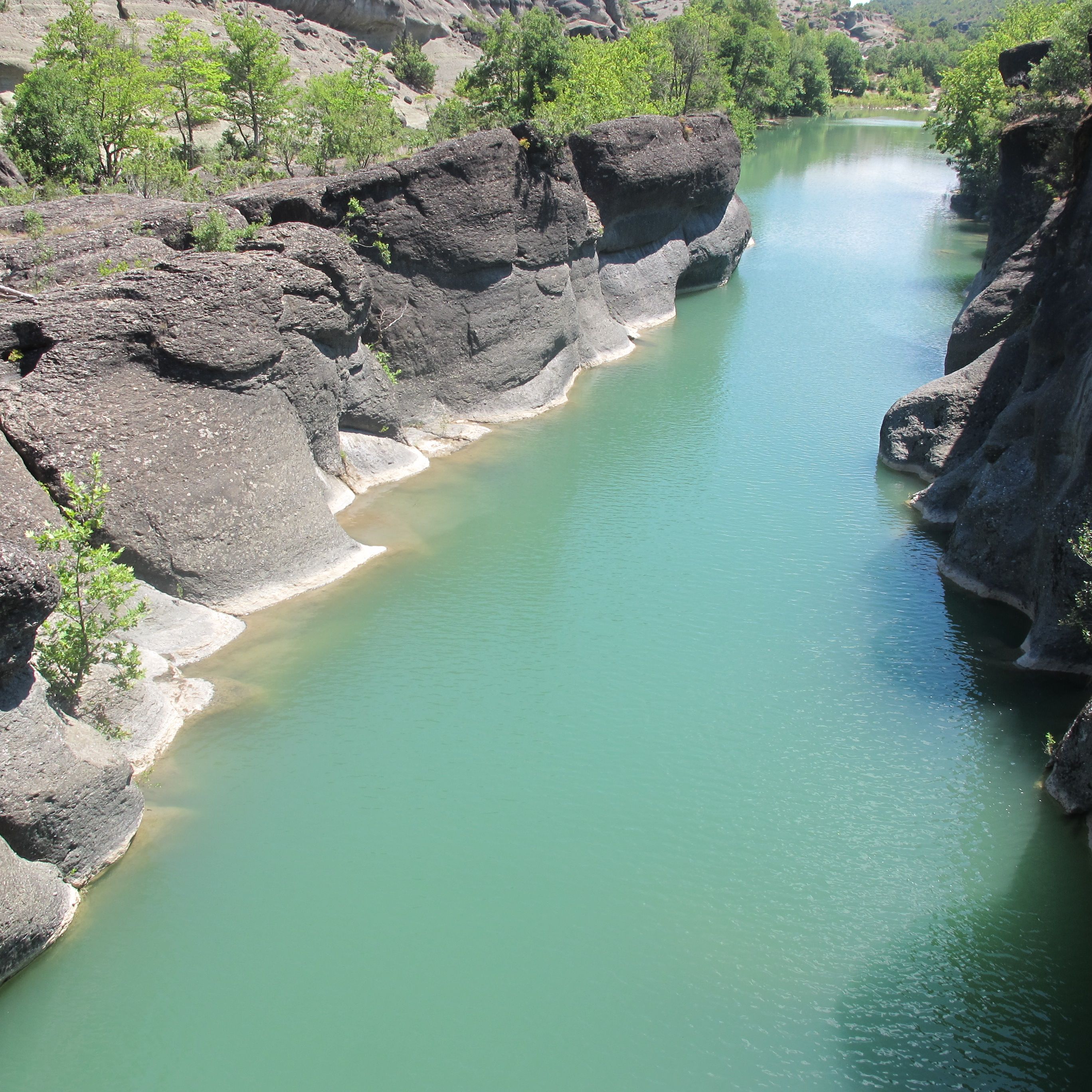 https://mdw-travel-data-us-east-1.s3.amazonaws.com/img/country/Greece/Pinios-River/img_00.jpg