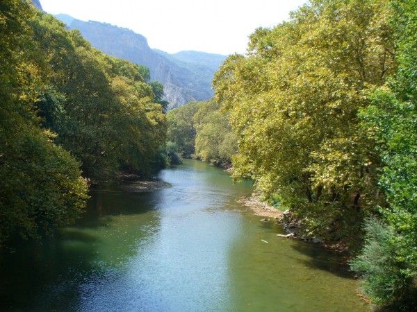 https://mdw-travel-data-us-east-1.s3.amazonaws.com/img/country/Greece/Pinios-River/img_02.jpg