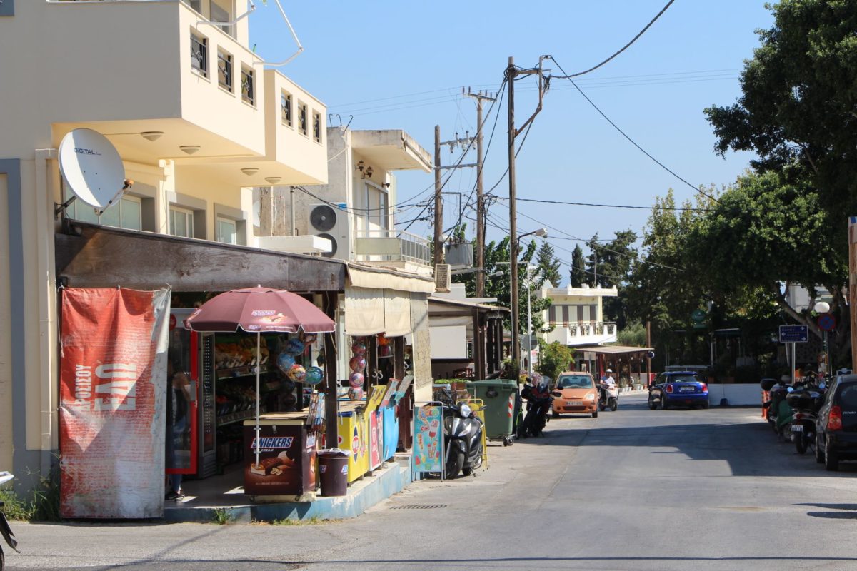 https://mdw-travel-data-us-east-1.s3.amazonaws.com/img/country/Greece/Platani-Village/img_01.jpg