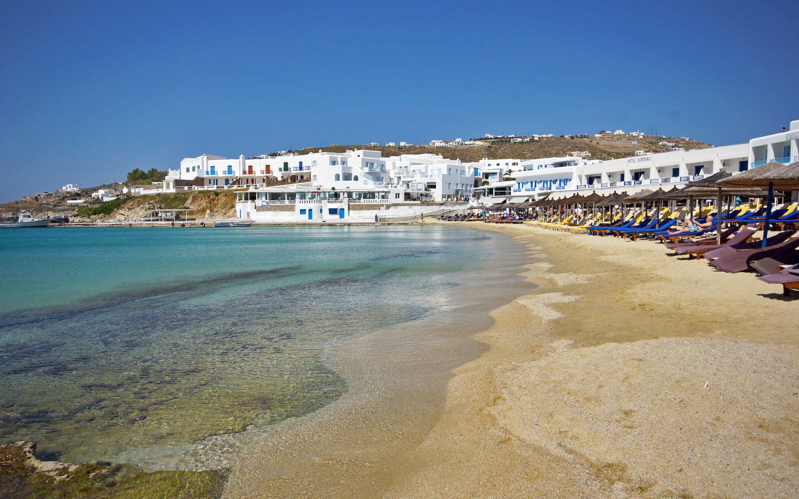 https://mdw-travel-data-us-east-1.s3.amazonaws.com/img/country/Greece/Platis-Gialos/img_00.jpg