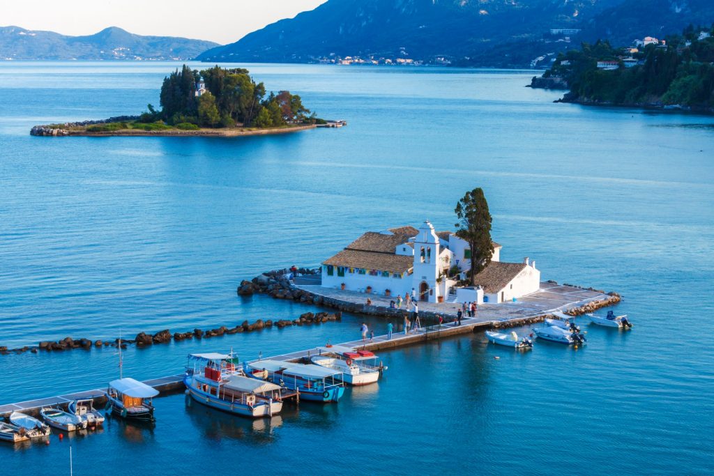 https://mdw-travel-data-us-east-1.s3.amazonaws.com/img/country/Greece/Pontikonisi-Mouse-Island/img_00.jpg