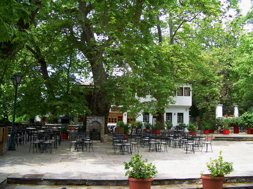 https://mdw-travel-data-us-east-1.s3.amazonaws.com/img/country/Greece/Portaria/img_02.jpg