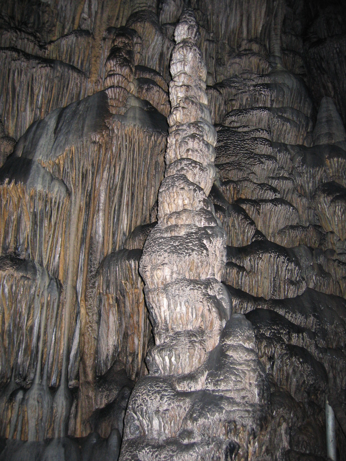 https://mdw-travel-data-us-east-1.s3.amazonaws.com/img/country/Greece/Psychro-Cave/img_00.jpg