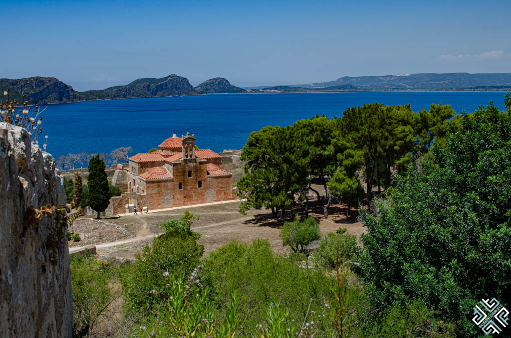 https://mdw-travel-data-us-east-1.s3.amazonaws.com/img/country/Greece/Pylos-Castle/img_02.jpg