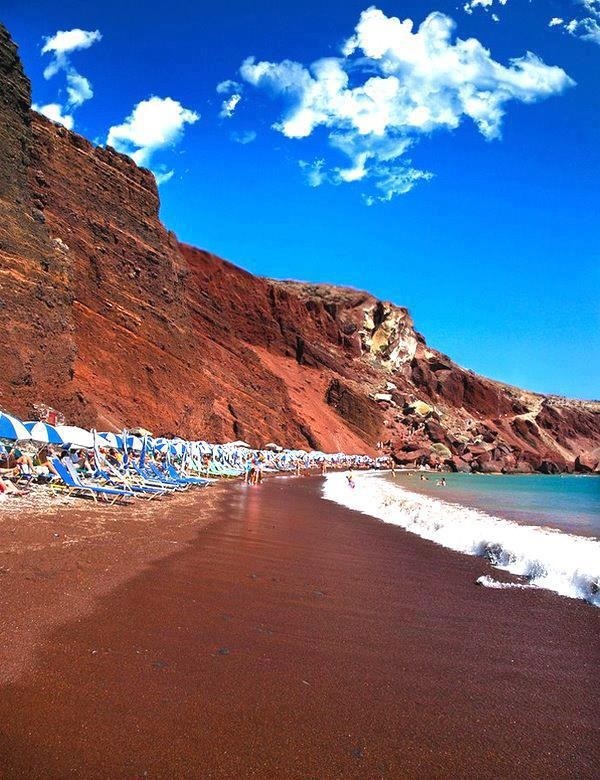 https://mdw-travel-data-us-east-1.s3.amazonaws.com/img/country/Greece/Red-Beach/img_03.jpg