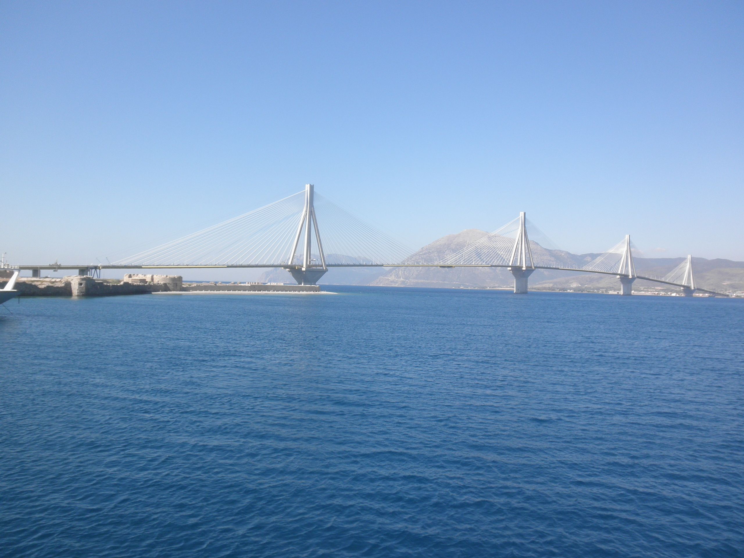 https://mdw-travel-data-us-east-1.s3.amazonaws.com/img/country/Greece/Rio-Antirrio-Bridge/img_03.jpg