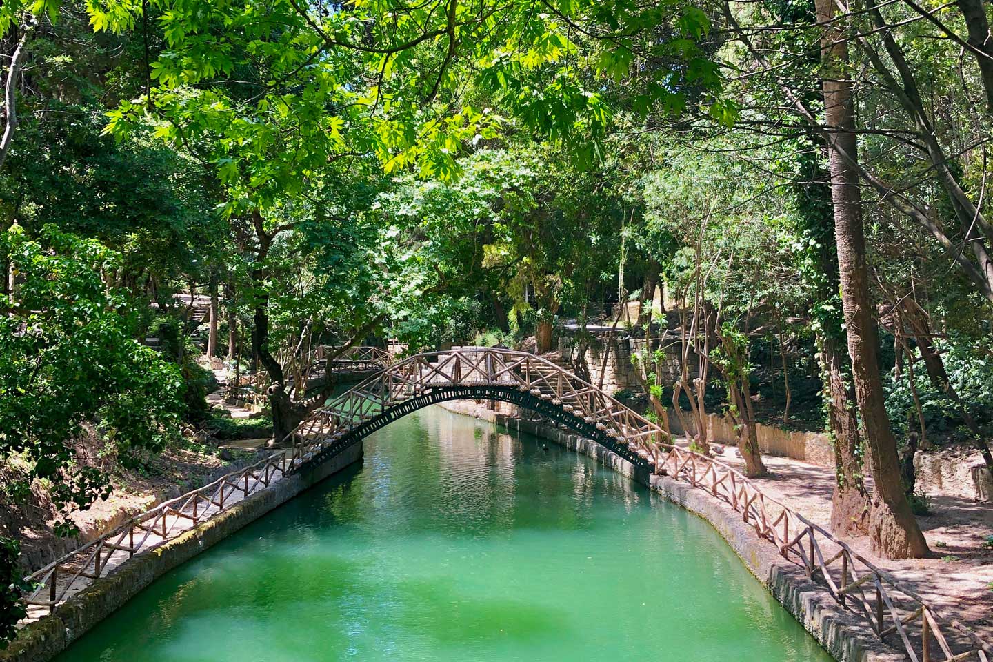 https://mdw-travel-data-us-east-1.s3.amazonaws.com/img/country/Greece/Rodini-Park/img_01.jpg