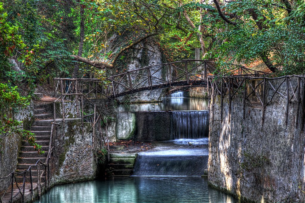 https://mdw-travel-data-us-east-1.s3.amazonaws.com/img/country/Greece/Rodini-Park/img_03.jpg
