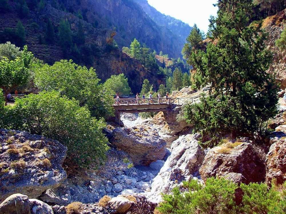 https://mdw-travel-data-us-east-1.s3.amazonaws.com/img/country/Greece/Samaria-Gorge/img_03.jpg