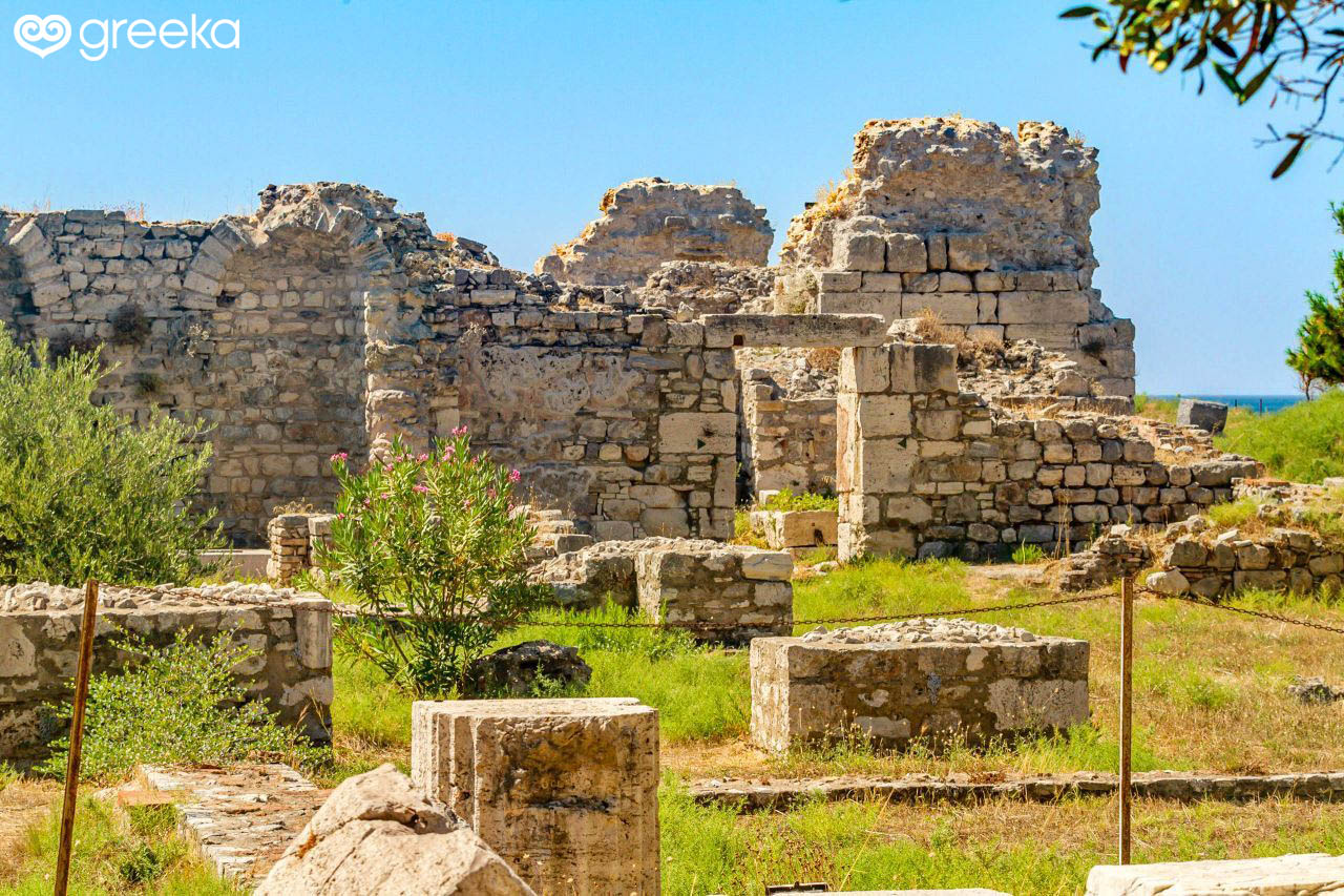 https://mdw-travel-data-us-east-1.s3.amazonaws.com/img/country/Greece/Santozeum/img_03.jpg