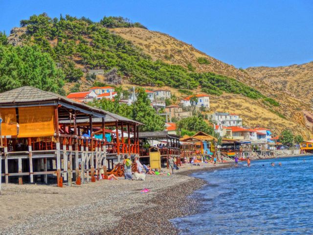 https://mdw-travel-data-us-east-1.s3.amazonaws.com/img/country/Greece/Skala-Eressos/img_03.jpg