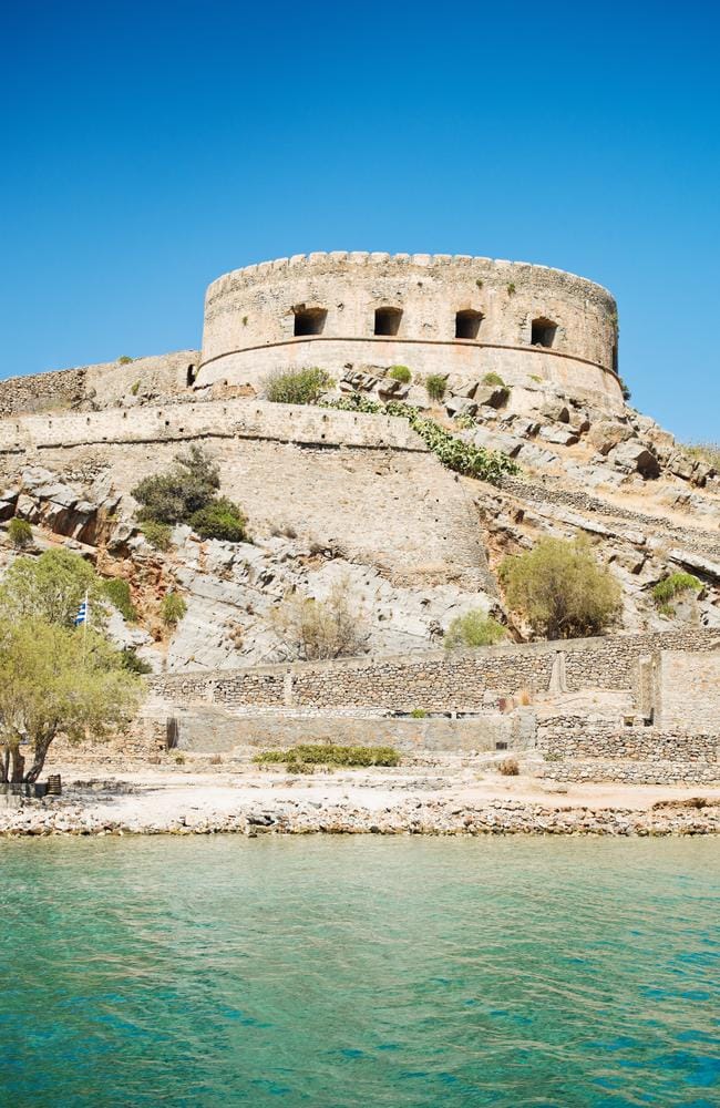 https://mdw-travel-data-us-east-1.s3.amazonaws.com/img/country/Greece/Spinalonga/img_03.jpg