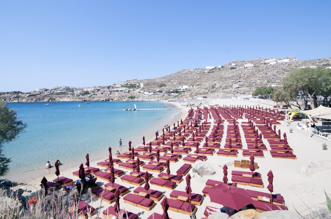 https://mdw-travel-data-us-east-1.s3.amazonaws.com/img/country/Greece/Super-Paradise-Beach/img_02.jpg