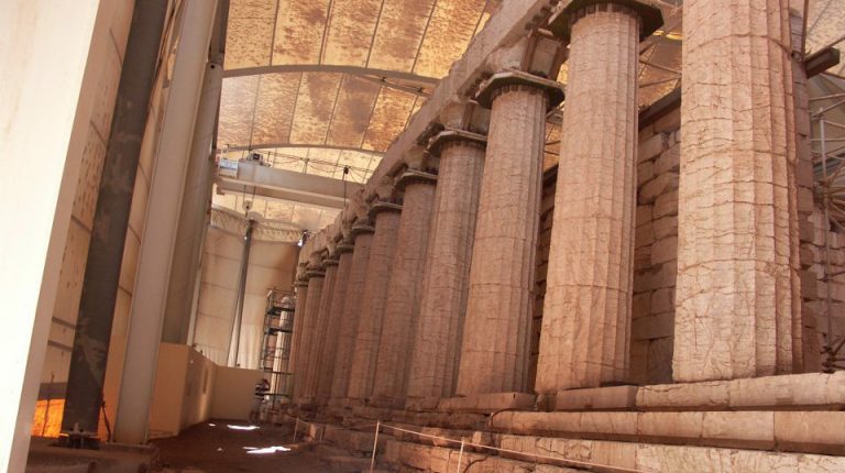 https://mdw-travel-data-us-east-1.s3.amazonaws.com/img/country/Greece/Temple-of-Apollo-Epicurius/img_02.jpg